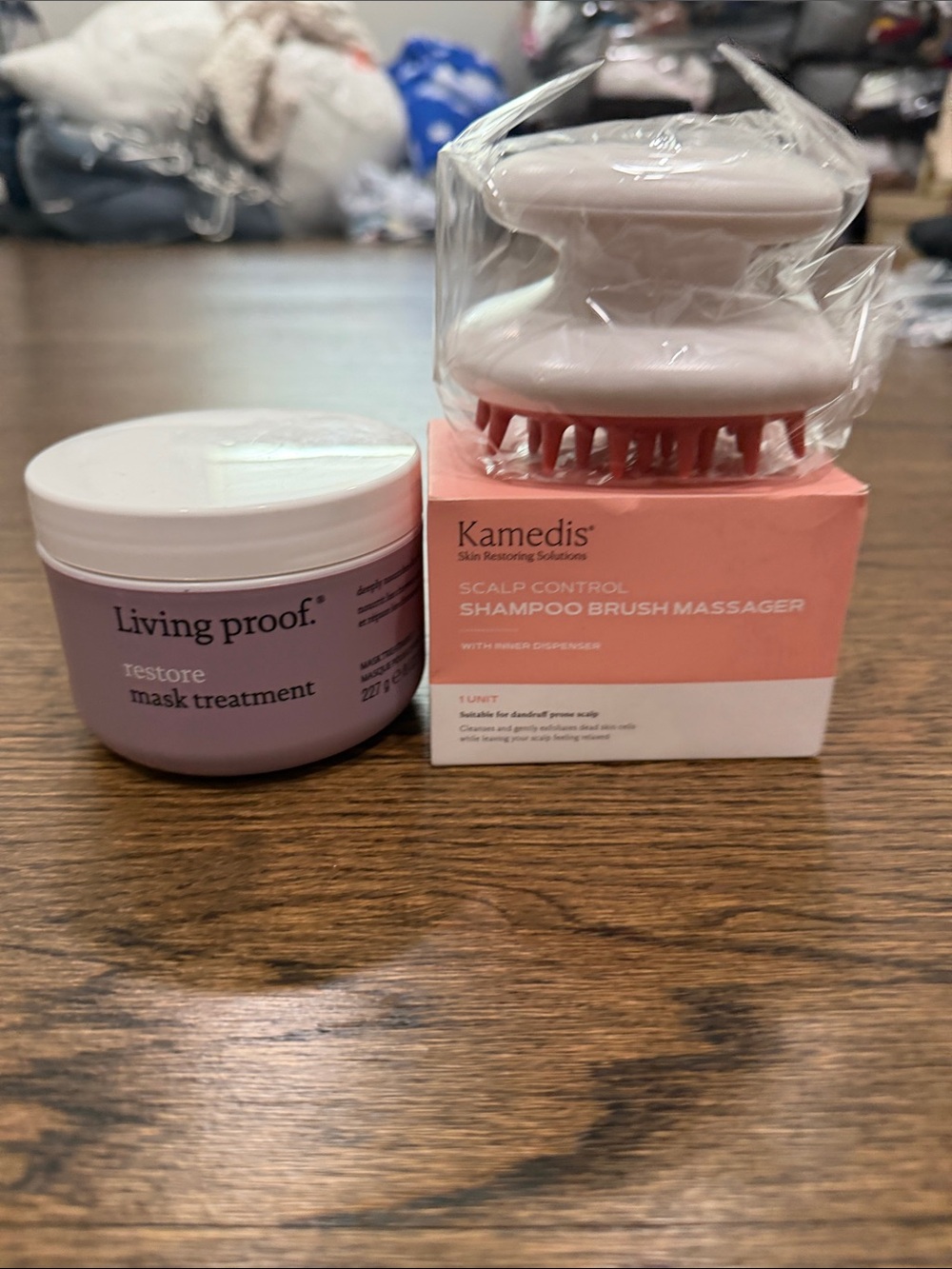 Living proof. Restore Mask Treatment + Kamedis Scalp Shampoo Brush Massager